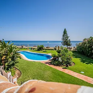 Luxury 2 Bedroom Beachfront In Bali-boho Style Apartment