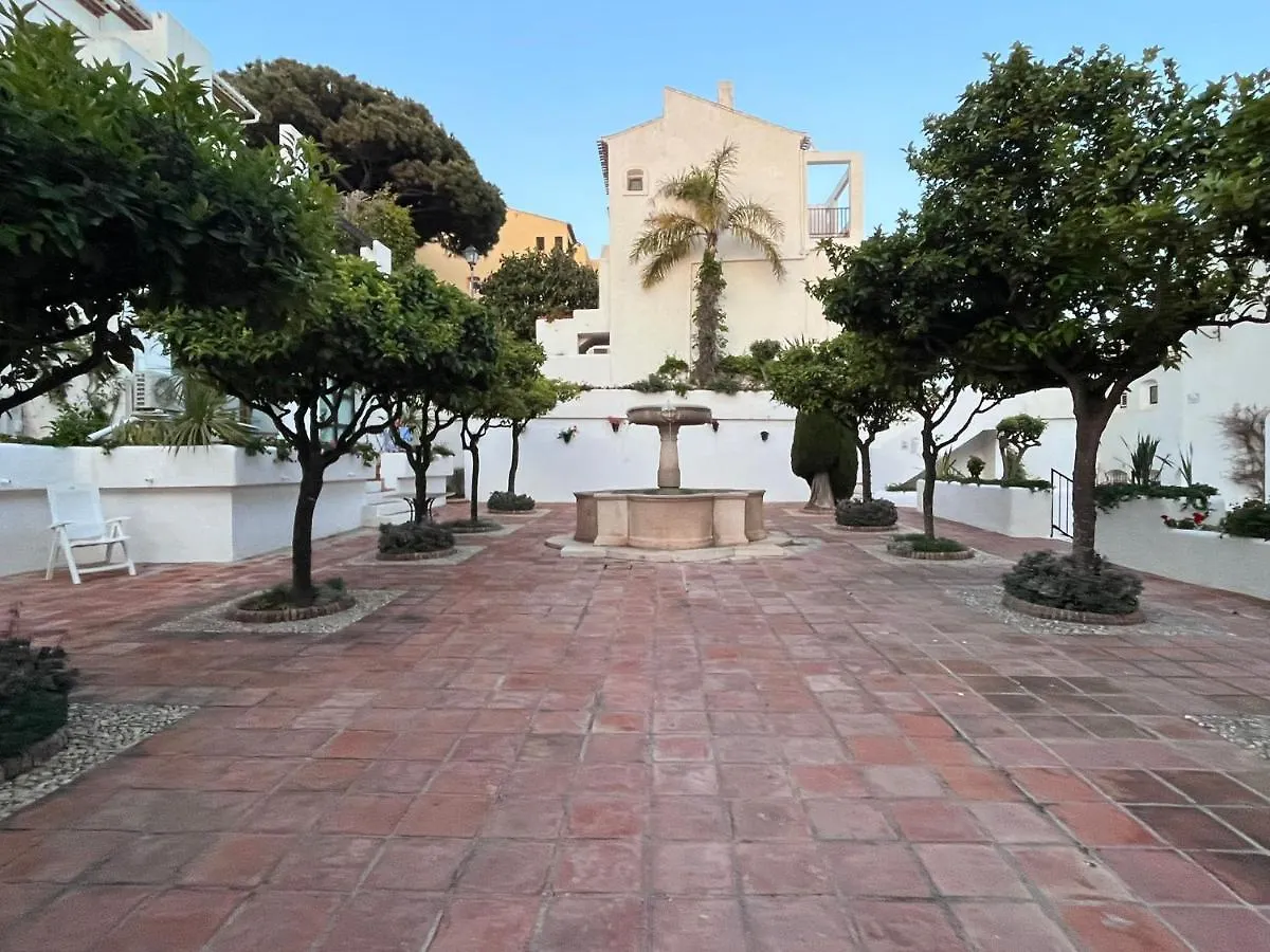 Dona Lola Apartment Sitio de Calahonda 0*,  Spain